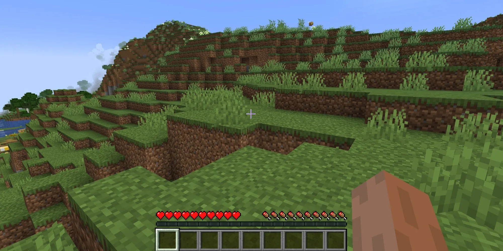 Cảnh người chơi khám phá hang động trong Minecraft Survival Mode