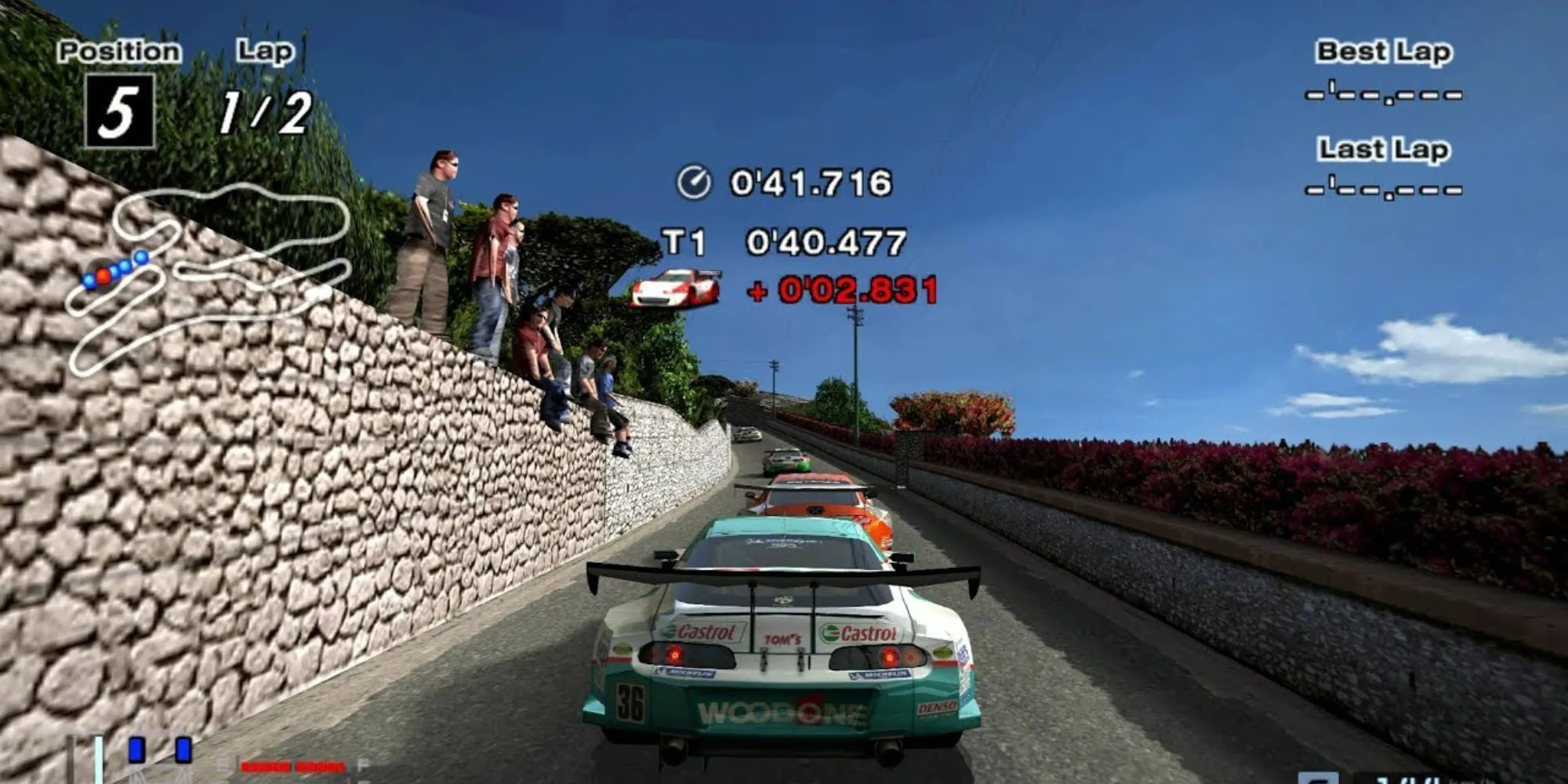 Một pha vào cua gay cấn trong game đua xe Gran Turismo 4 trên PS2