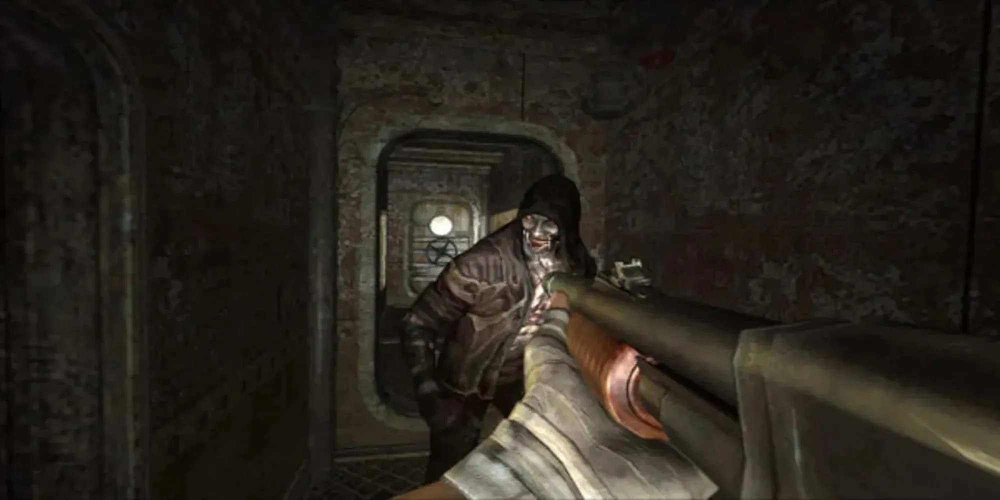 Nhân vật chính Ethan Thomas trong game kinh dị góc nhìn thứ nhất Condemned 2: Bloodshot