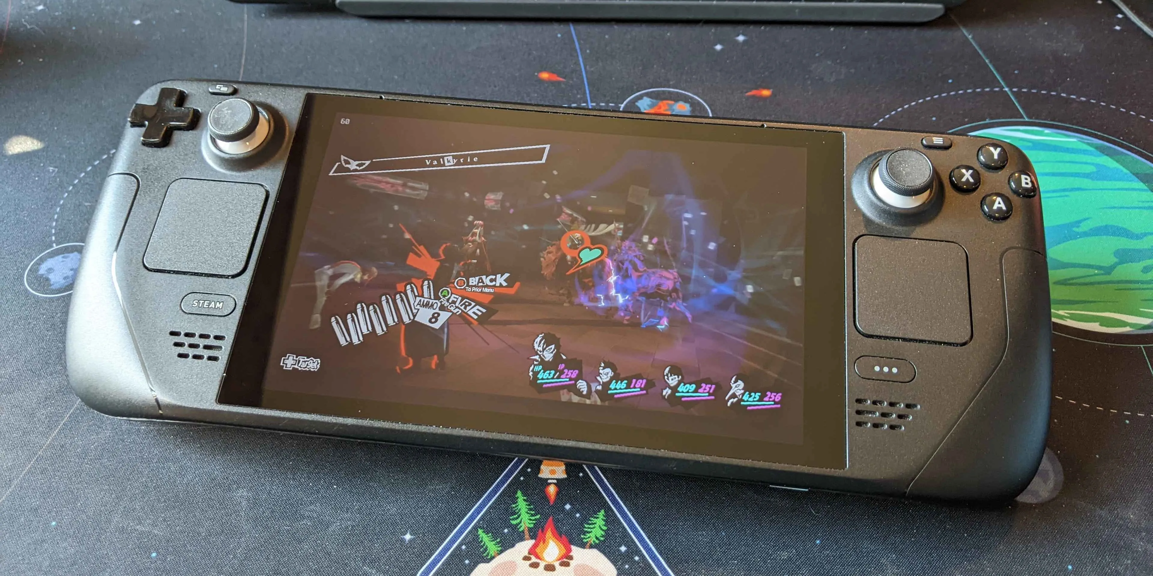 Steam Deck chạy game Persona 5 Royal, giữa trận chiến