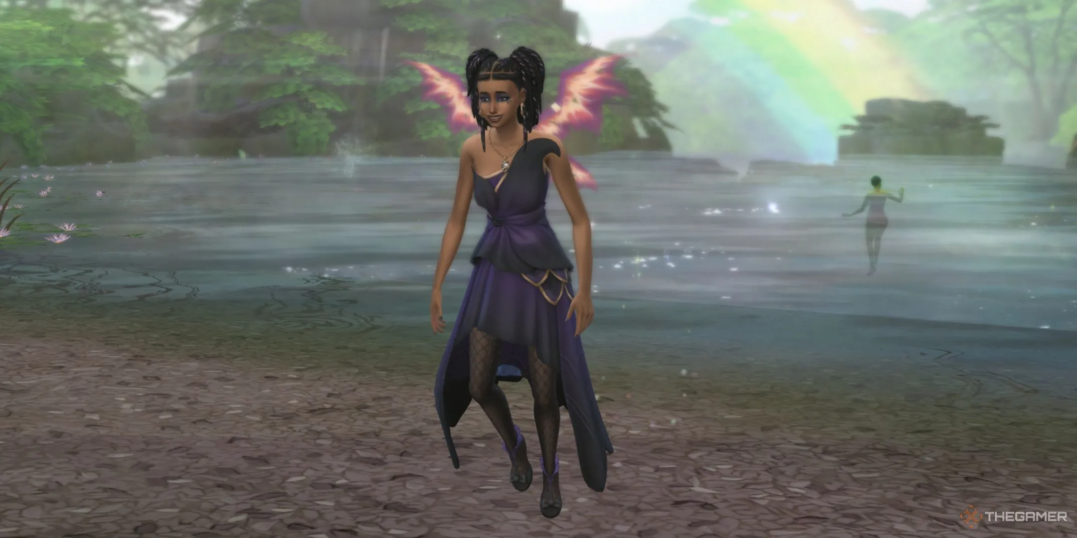 Một Sim tiên bước ra từ Suối Moondrop ở Everdew, nơi có thể biến thành tiên trong Sims 4 Enchanted By Nature.