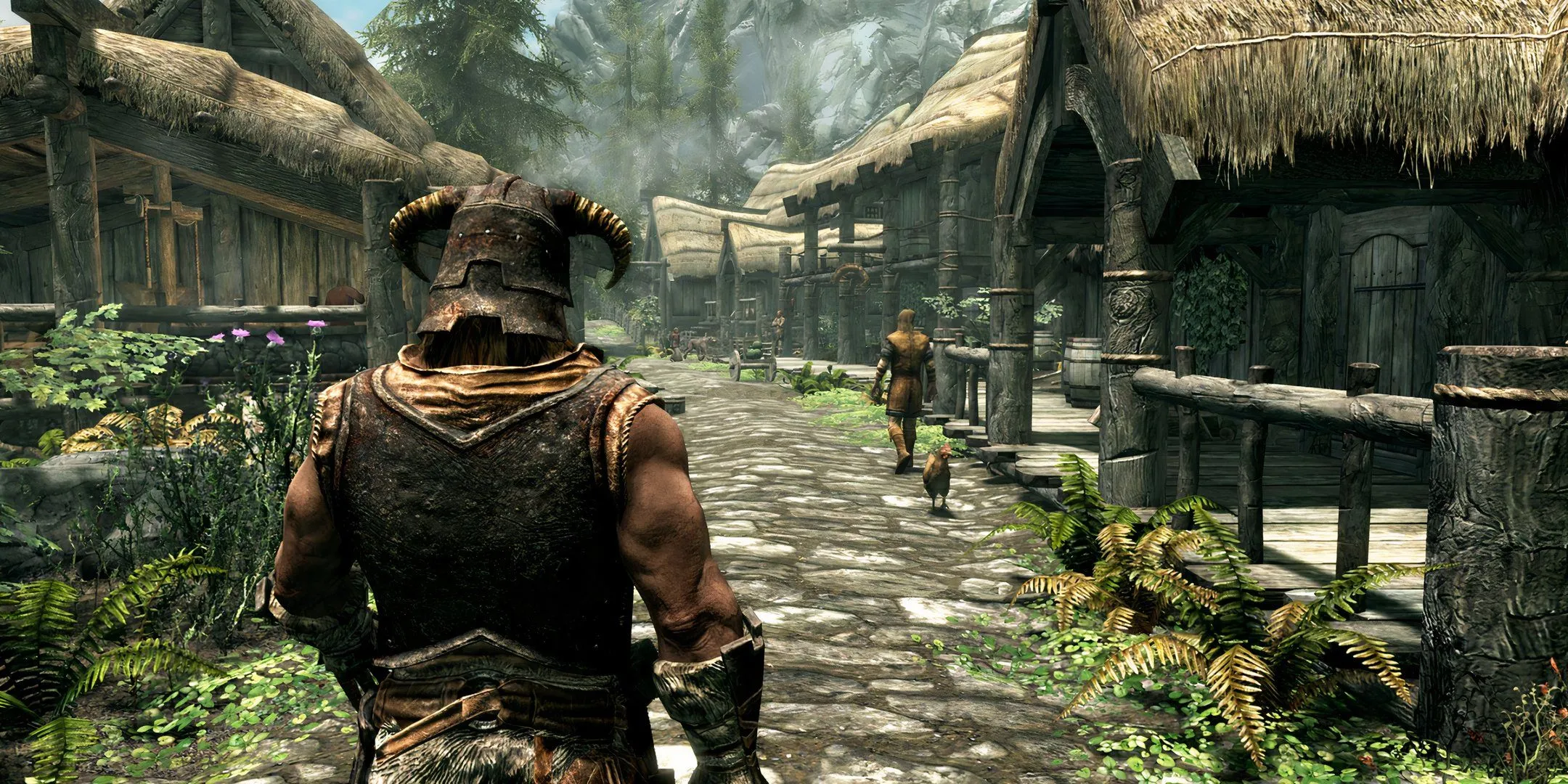 Nhân vật chính đi dạo trong thị trấn của The Elder Scrolls V Skyrim